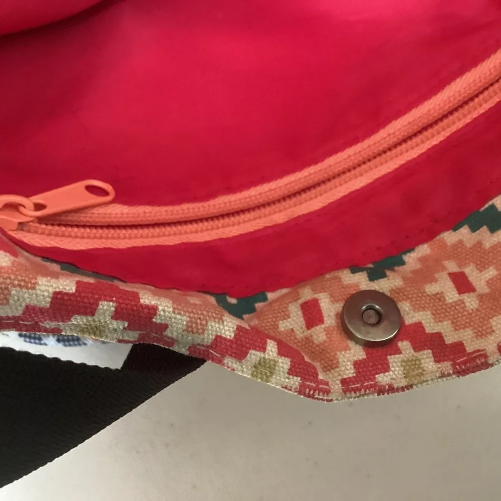KAVU Keeper Canvas Crossbody Geometric Pattern Pink Green Beige Adjustable Strap